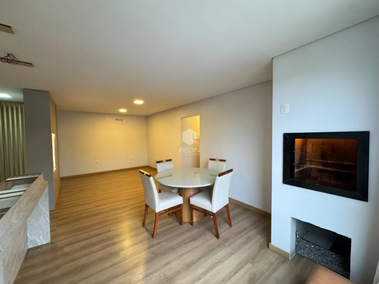 Apartamento 2 dormitórios para locação no Centro — Miniatura 4