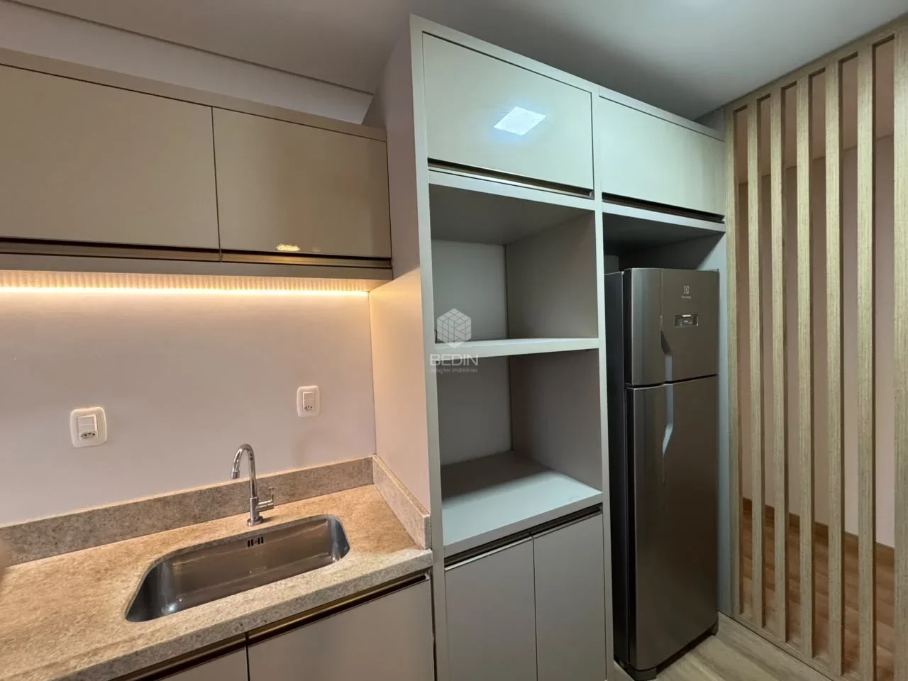 Apartamento 2 dormitórios para locação no Centro — Miniatura 8