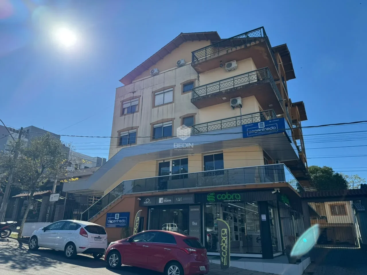 Apartamento dois dormitórios mobiliado para locação no Centro, na cidade de Serafina Corrêa - RS